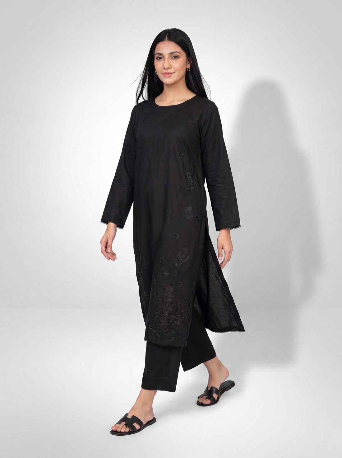 SIYAH — Black on black embroidered set